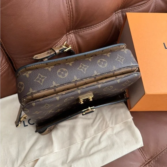 Like New - Louis Vuitton Pochette Métis MM – Reverse Monogram - Picture 3 of 5